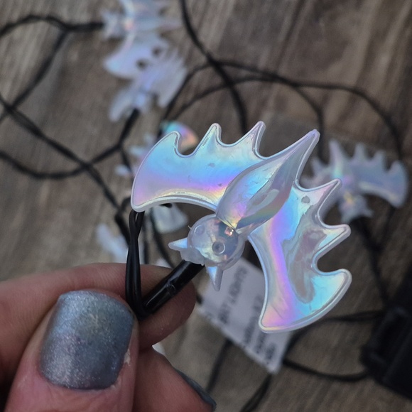 Spirit Halloween LED Bats String Lights Goth Bat Party Lights Purple - Picture 3 of 12